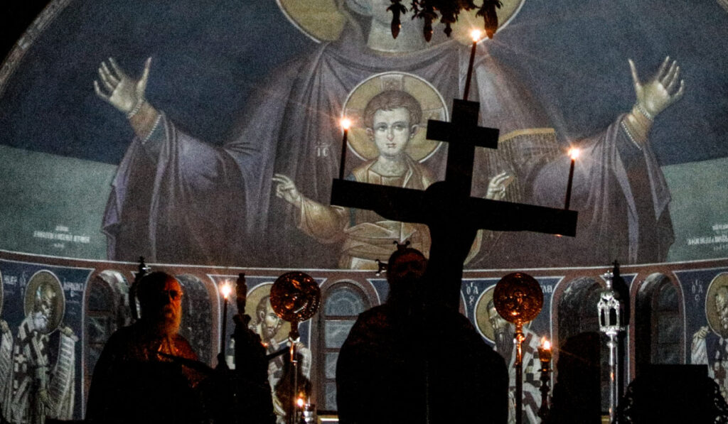«Σήμερον κρεμάται επί ξύλου»: Η πιο συγκλονιστική στιγμή της Ορθοδοξίας τη Μεγάλη Πέμπτη (βίντεο)